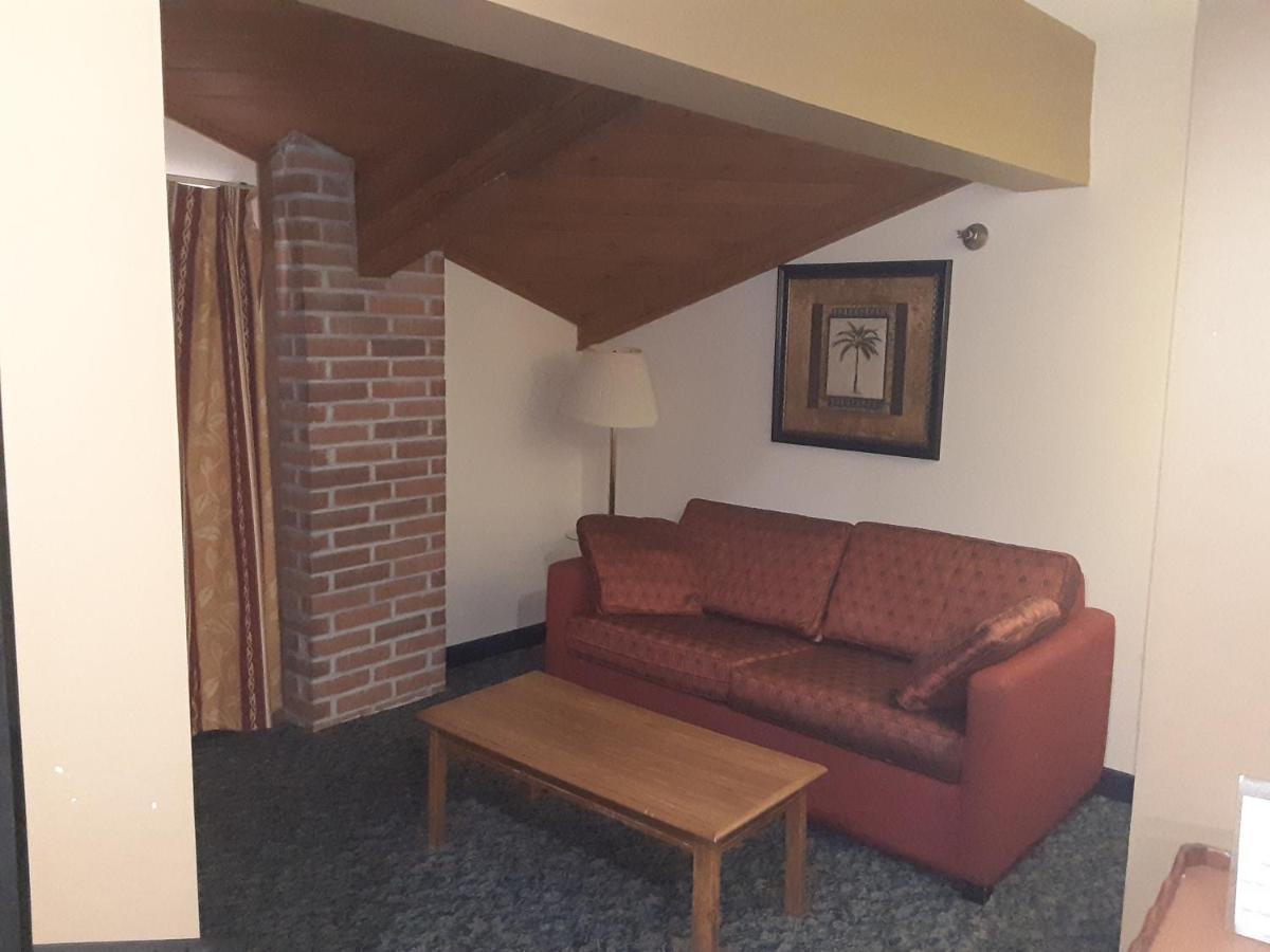 American Inn And Suites Ionia 외부 사진