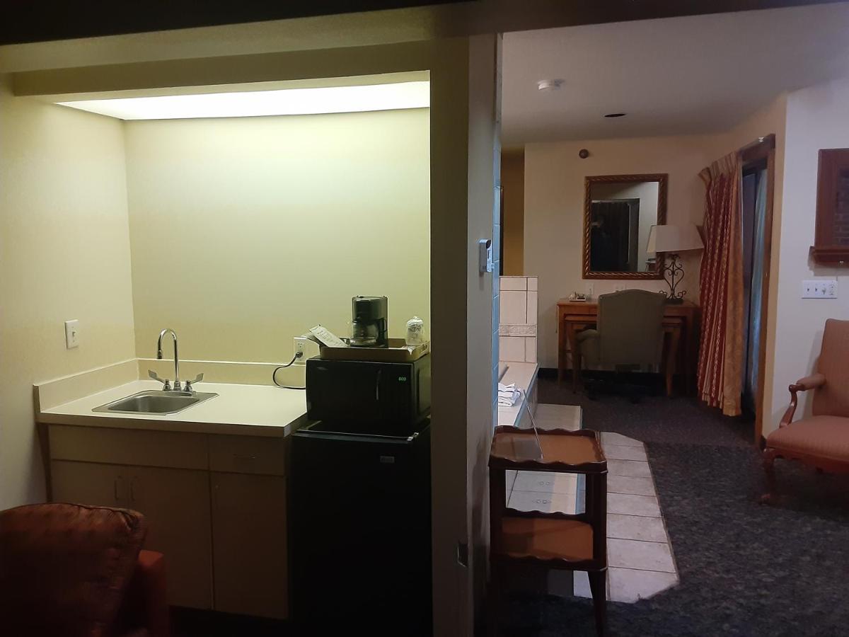 American Inn And Suites Ionia 외부 사진